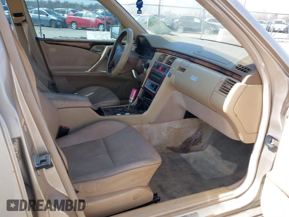 2002 Mercedes-Benz E-Class with VIN WDBJF65J82B413278, listed as a IAAI auction lot 41838880 with 1 mi miles. Bid and sale history available at carsss.com. Image 5.