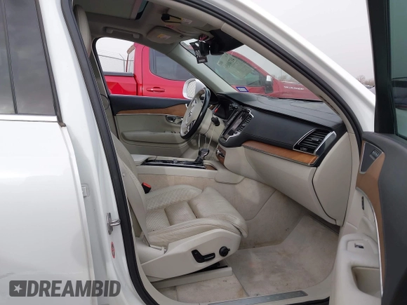 2016 Volvo XC90 T6 Inscription with VIN YV4A22PL6G1035900, listed as a IAAI auction lot 41740050 with 104,815 mi miles. Bid and sale history available at carsss.com. Image 5.