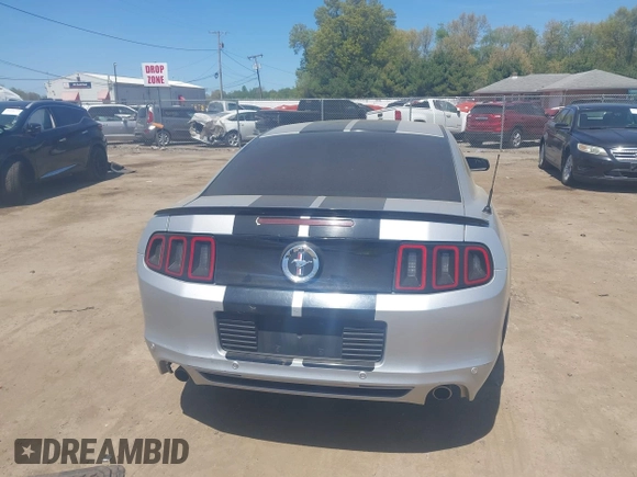 2014 Ford Mustang V6 z VIN 1ZVBP8AM4E5202464, wystawiony jako IAAI lot #42230631 z przebiegiem 171 523 mil mil oraz . Historia ofert i sprzedaży dostępna na DreamBid. Obrazek 16.