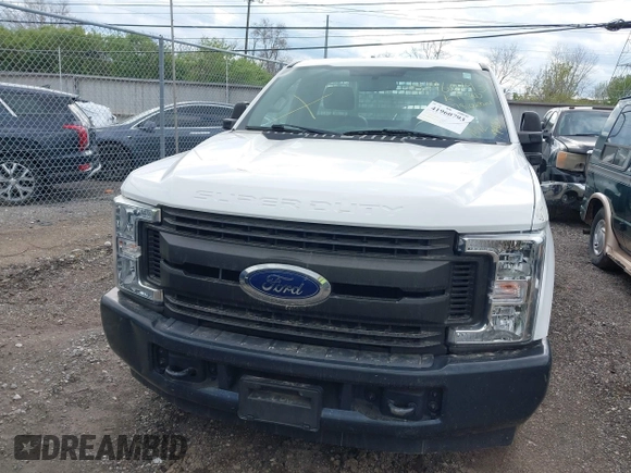 2019 Ford Super Duty F-250 SRW XL with VIN 1FDBF2A67KED43119, listed as a IAAI auction lot 41960793 with 78,028 mi miles. Bid and sale history available at carsss.com. Image 6.