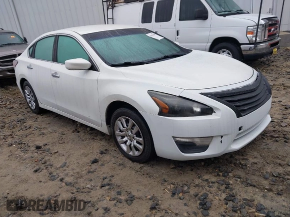 2015 Nissan Altima 2.5 S with VIN 1N4AL3AP1FN318719, listed as a IAAI auction lot 41942108 with 266,464 mi miles. Bid and sale history available at carsss.com. Image 1.
