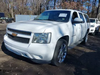 2010 Chevrolet Suburban LT with VIN 1GNUKJE36AR132205, listed as a IAAI auction lot 41447650 with 179,151 mi miles. Bid and sale history available at carsss.com. Image 17.
