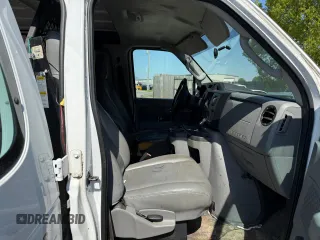 2010 Ford Econoline Cargo Commercial with VIN 1FTNE1EW6ADA36473, listed as a Copart auction lot 52734905 with 476,354 mi miles and Clean Title. Bid and sale history available at DreamBid. Image 5.