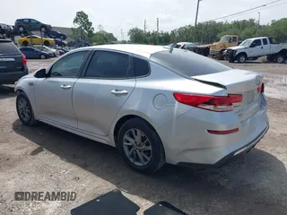 2019 Kia Optima LX z VIN 5XXGT4L37KG281329, wystawiony jako IAAI lot #42434855 z przebiegiem 113 448 mil mil oraz . Historia ofert i sprzedaży dostępna na DreamBid. Obrazek 3.