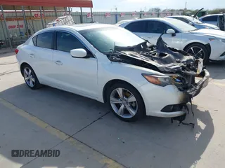 2014 Acura ILX Tech Pkg with VIN 19VDE1F77EE008827, listed as a IAAI auction lot 41340763 with 66,613 mi miles. Bid and sale history available at carsss.com. Image 1.