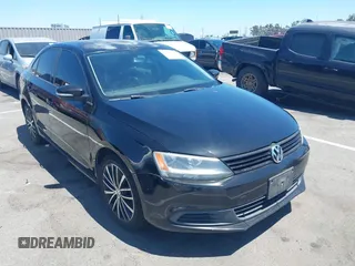2011 Volkswagen Jetta SE with VIN 3VWDZ7AJ0BM372281, listed as a IAAI auction lot 42637020 with 194,195 mi miles and . Bid and sale history available at DreamBid. Image 6.