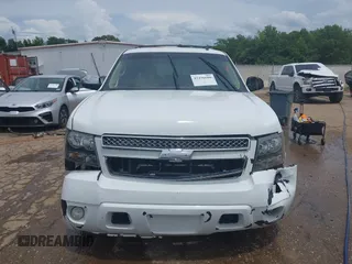 2013 Chevrolet Tahoe LS with VIN 1GNSCAE01DR260799, listed as a IAAI auction lot 42496680 with 199,276 mi miles and . Bid and sale history available at DreamBid. Image 13.