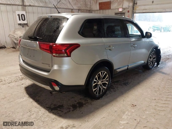 2016 Mitsubishi Outlander SE with VIN JA4AD3A38GZ003649, listed as a IAAI auction lot 41941306 with 109,708 mi miles. Bid and sale history available at carsss.com. Image 4.