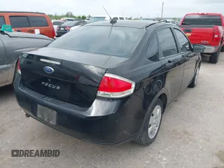 2008 Ford Focus S with VIN 1FAHP34N28W241692, listed as a IAAI auction lot 41931511 with 110,355 mi miles. Bid and sale history available at carsss.com. Image 4.