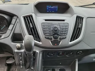 2015 Ford Transit Cargo z VIN 1FTNR1ZM8FKA55185, wystawiony jako IAAI lot #42515954 z przebiegiem 86 918 mil mil oraz . Historia ofert i sprzedaży dostępna na DreamBid. Obrazek 9.