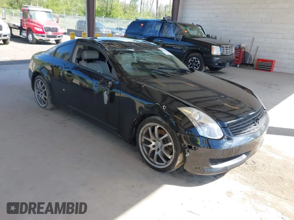 2006 Infiniti G35 with VIN JNKCV54E86M706246, listed as a IAAI auction lot 42131610 with 102,189 mi miles. Bid and sale history available at carsss.com. Image 1.