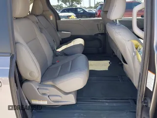 2017 Toyota Sienna XLE Auto Access Seat with VIN 5TDYZ3DC4HS856263, listed as a IAAI auction lot 42003167 with 100,105 mi miles. Bid and sale history available at carsss.com. Image 8.