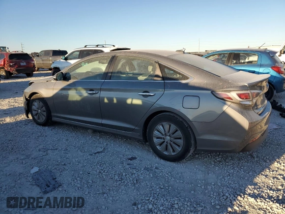 2017 Hyundai Sonata Hybrid SE with VIN KMHE24L39HA064181, listed as a Copart auction lot 82154673 with 84,134 mi miles. Bid and sale history available at carsss.com. Image 2.