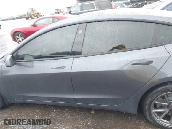2023 Tesla Model 3 z VIN 5YJ3E1EA3PF579776, wystawiony jako IAAI lot #41537794 z przebiegiem Nie podano mil oraz . Historia ofert i sprzedaży dostępna na DreamBid. Obrazek 14.