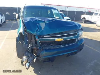 2007 Chevrolet Suburban LT with VIN 3GNFC16J07G102869, listed as a IAAI auction lot 41428031 with 1 mi miles. Bid and sale history available at carsss.com. Image 6.