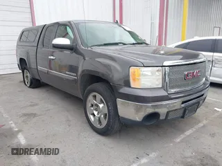 2010 GMC Sierra 1500 SLE z VIN 1GTSCVE01AZ148693, wystawiony jako IAAI lot #41773453 z przebiegiem 106 733 mil mil oraz . Historia ofert i sprzedaży dostępna na DreamBid. Obrazek 1.