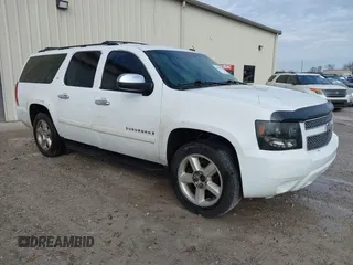 2008 Chevrolet Suburban LTZ z VIN 3GNFC16J18G248182, wystawiony jako IAAI lot #41543970 z przebiegiem 325 367 mil mil oraz . Historia ofert i sprzedaży dostępna na DreamBid. Obrazek 1.