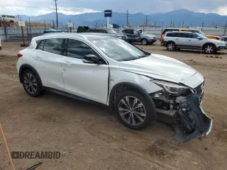 2018 Infiniti QX30 Premium with VIN SJKCH5CR2JA052770, listed as a Copart auction lot 61227824 with 39,761 mi miles and Salvage Title. Bid and sale history available at carsss.com. Image 4.