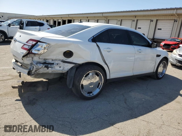 2015 Ford Police Interceptor with VIN 1FAHP2MK7FG124293, listed as a Copart auction lot 52503825 with 126,088 mi miles and Clean title. Bid and sale history available at DreamBid. Image 3.