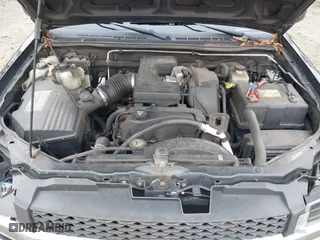 2005 Chevrolet Colorado 1SF LS Z71 with VIN 1GCDT136258273240, listed as a IAAI auction lot 41107257 with 251,788 mi miles. Bid and sale history available at carsss.com. Image 10.
