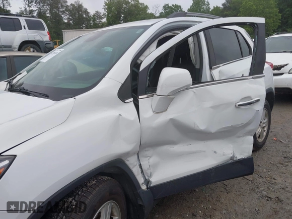 2020 Chevrolet Trax LT z VIN KL7CJLSB7LB075309, wystawiony jako IAAI lot #42200180 z przebiegiem 56 529 mil mil oraz . Historia ofert i sprzedaży dostępna na DreamBid. Obrazek 6.