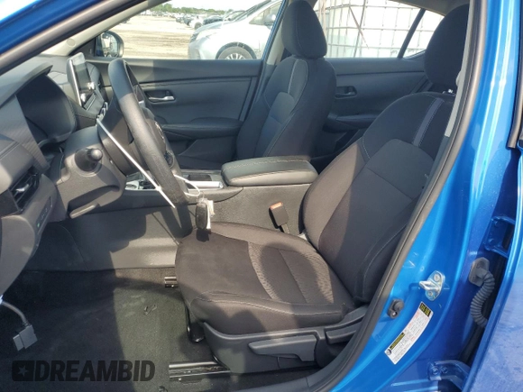 2024 Nissan Sentra SV z VIN 3N1AB8CV0RY374540, wystawiony jako Copart lot #58335065 z przebiegiem 16 054 mil mil oraz Czysty tytuł • Clean title. Historia ofert i sprzedaży dostępna na DreamBid. Obrazek 7.