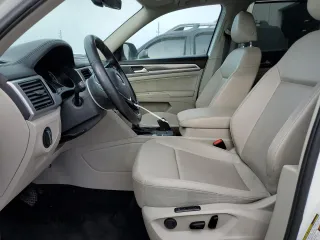 2018 Volkswagen Atlas SEL z VIN 1V2ER2CA3JC528304, wystawiony jako Copart lot #57826315 z przebiegiem 144 665 mil mil oraz Szkody całkowita. Historia ofert i sprzedaży dostępna na DreamBid. Obrazek 7.