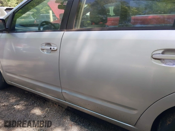 2004 Toyota Prius z VIN JTDKB20U840113816, wystawiony jako IAAI lot #42290790 z przebiegiem 274 242 mil mil oraz . Historia ofert i sprzedaży dostępna na DreamBid. Obrazek 6.
