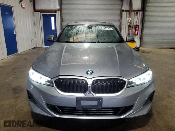 2024 BMW 3 Series 330i xDrive with VIN 3MW89FF00R8E18318, listed as a Copart auction lot 54491755 with 27,368 mi miles and Clean Title. Bid and sale history available at carsss.com. Image 5.
