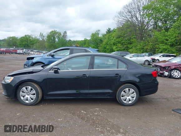 2013 Volkswagen Jetta SE with VIN 3VWDP7AJ6DM353839, listed as a IAAI auction lot 42237690 with 77,399 mi miles and . Bid and sale history available at DreamBid. Image 14.