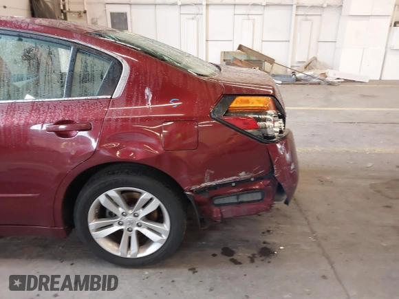 2010 Nissan Altima 3.5 SR with VIN 1N4BL2AP2AN480432, listed as a IAAI auction lot 40442252 with 163,512 mi miles. Bid and sale history available at carsss.com. Image 6.