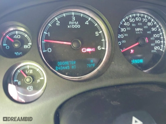 2014 Chevrolet Suburban LT with VIN 1GNSKJE7XER164316, listed as a IAAI auction lot 41306117 with 240,445 mi miles. Bid and sale history available at carsss.com. Image 7.