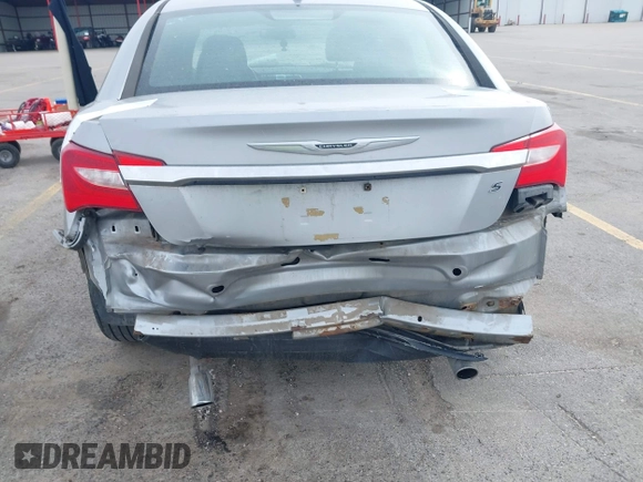 2014 Chrysler 200 Limited with VIN 1C3CCBCG6EN136043, listed as a IAAI auction lot 41974434 with 169,184 mi miles. Bid and sale history available at carsss.com. Image 6.