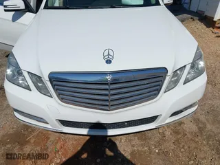 2013 Mercedes-Benz E-Class E 350 Luxury with VIN WDDHF5KB8DA729768, listed as a IAAI auction lot 42004944 with 184,587 mi miles. Bid and sale history available at carsss.com. Image 13.