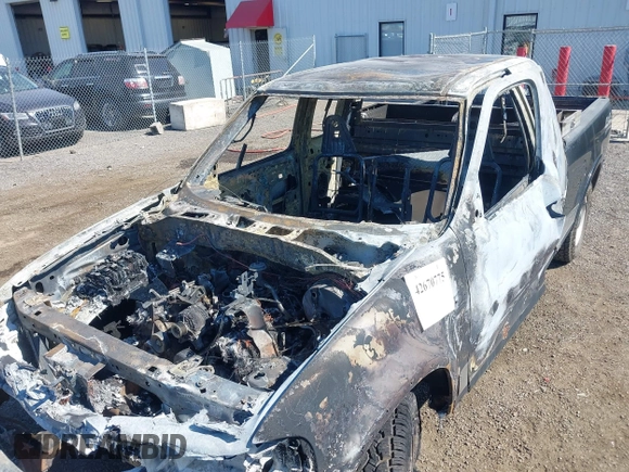 1999 Ford F-150 XL z VIN 1FTRX18L5XNB80564, wystawiony jako IAAI lot #42670775 z przebiegiem Nie podano mil oraz . Historia ofert i sprzedaży dostępna na DreamBid. Obrazek 6.