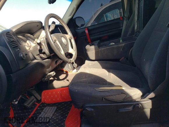 2007 Chevrolet Silverado 1500 Work Truck with VIN 2GCEC13J471563378, listed as a Copart auction lot 81259564 with 292,277 mi miles and Salvage Title. Bid and sale history available at DreamBid. Image 7.