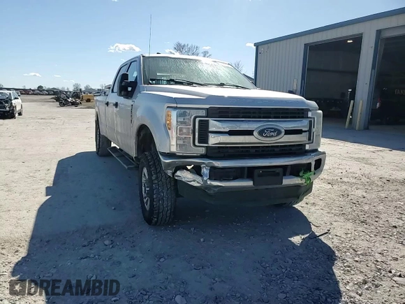 2017 Ford F-350 Platinum with VIN 1FT8W3B68HEB95946, listed as a Copart auction lot 46710265 with 180,914 mi miles and Salvage title. Bid and sale history available at DreamBid. Image 11.