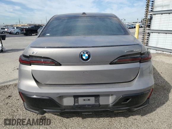 2024 BMW i7 eDrive50 z VIN WBY43EJ06RCP00894, wystawiony jako Copart lot #78689954 z przebiegiem Nie podano mil oraz Szkoda całkowita • Salvage title. Historia ofert i sprzedaży dostępna na DreamBid. Obrazek 6.