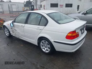 2003 BMW 3 Series 325i z VIN WBAEV33473KL58984, wystawiony jako IAAI lot #41495695 z przebiegiem 16 468 mil mil oraz . Historia ofert i sprzedaży dostępna na DreamBid. Obrazek 3.