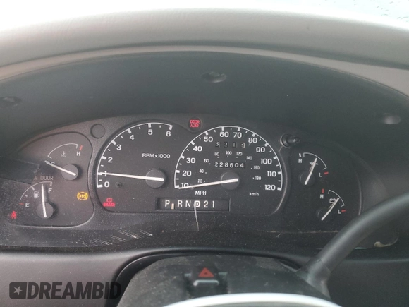 2000 Ford Explorer XLT z VIN 1FMDU83PXYZB03135, wystawiony jako Copart lot #45352705 z przebiegiem 228 604 mil mil oraz Szkoda całkowita • Salvage title. Historia ofert i sprzedaży dostępna na DreamBid. Obrazek 9.