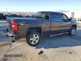 2016 GMC Sierra 2500HD SLT z VIN 1GT12TE80GF160336, wystawiony jako Copart lot #45910795 z przebiegiem 124 655 mil mil oraz Szkoda całkowita • Salvage title. Historia ofert i sprzedaży dostępna na DreamBid. Obrazek 3.