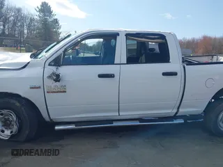 2018 Ram 2500 Tradesman с VIN 3C6UR5CJ2JG379628, выставлен на аукционе IAAI как лот 41920665 с пробегом Не указан миль и . История ставок и продаж доступна на DreamBid. Изображение 13.