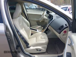 2011 Volvo XC60 3.0T с VIN YV4902DZXB2189062, выставлен на аукционе IAAI как лот 42091241 с пробегом 180 008 миль миль и . История ставок и продаж доступна на DreamBid. Изображение 5.