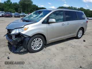 2017 Toyota Sienna XLE Auto Access Seat z VIN 5TDYZ3DC2HS770174, wystawiony jako Copart lot #58485485 z przebiegiem 32 171 mil mil oraz Szkoda całkowita • Salvage title. Historia ofert i sprzedaży dostępna na DreamBid. Obrazek 1.