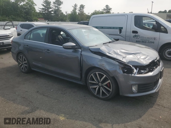 2014 Volkswagen Jetta GLI with VIN 3VW4T7AJ3EM352712, listed as a Copart auction lot 59582825 with 145,765 mi miles and Salvage title. Bid and sale history available at DreamBid. Image 4.