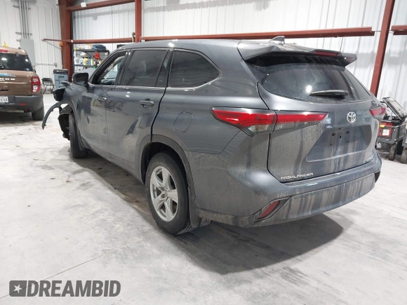 2020 Toyota Highlander LE with VIN 5TDBZRBH3LS038023, listed as a IAAI auction lot 41832407 with 48,213 mi miles and . Bid and sale history available at DreamBid. Image 3.