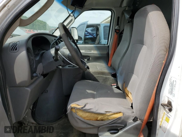 2007 Ford Econoline Cargo Commercial with VIN 1FTNE24W77DA99727, listed as a Copart auction lot 55061535 with 409,900 mi miles and Clean title. Bid and sale history available at DreamBid. Image 7.