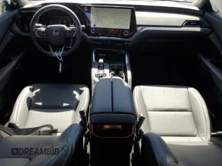 2024 Lexus TX 350 z VIN 5TDAAAA69RS005072, wystawiony jako Copart lot #63508044 z przebiegiem 5280 mil mil oraz Szkody całkowita. Historia ofert i sprzedaży dostępna na DreamBid. Obrazek 8.