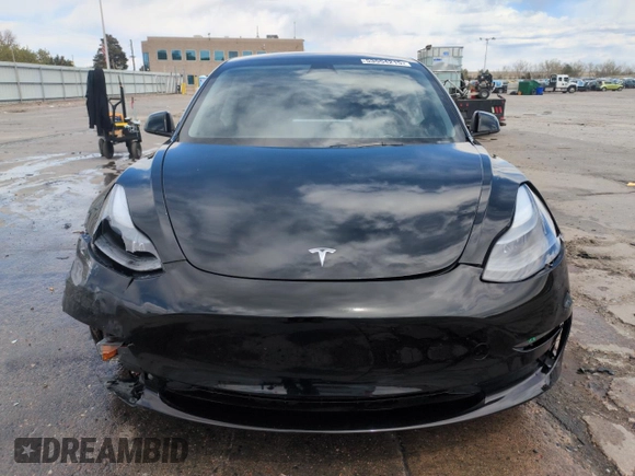 2023 Tesla Model 3 Performance z VIN 5YJ3E1ECXPF628019, wystawiony jako Copart lot #53554215 z przebiegiem 22 557 mil mil oraz Szkoda całkowita • Salvage title. Historia ofert i sprzedaży dostępna na DreamBid. Obrazek 5.