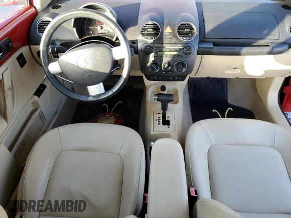 2008 Volkswagen Beetle S with VIN 3VWRW31CX8M500141, listed as a Copart auction lot 86244054 with 118,553 mi miles and Salvage Title. Bid and sale history available at DreamBid. Image 8.
